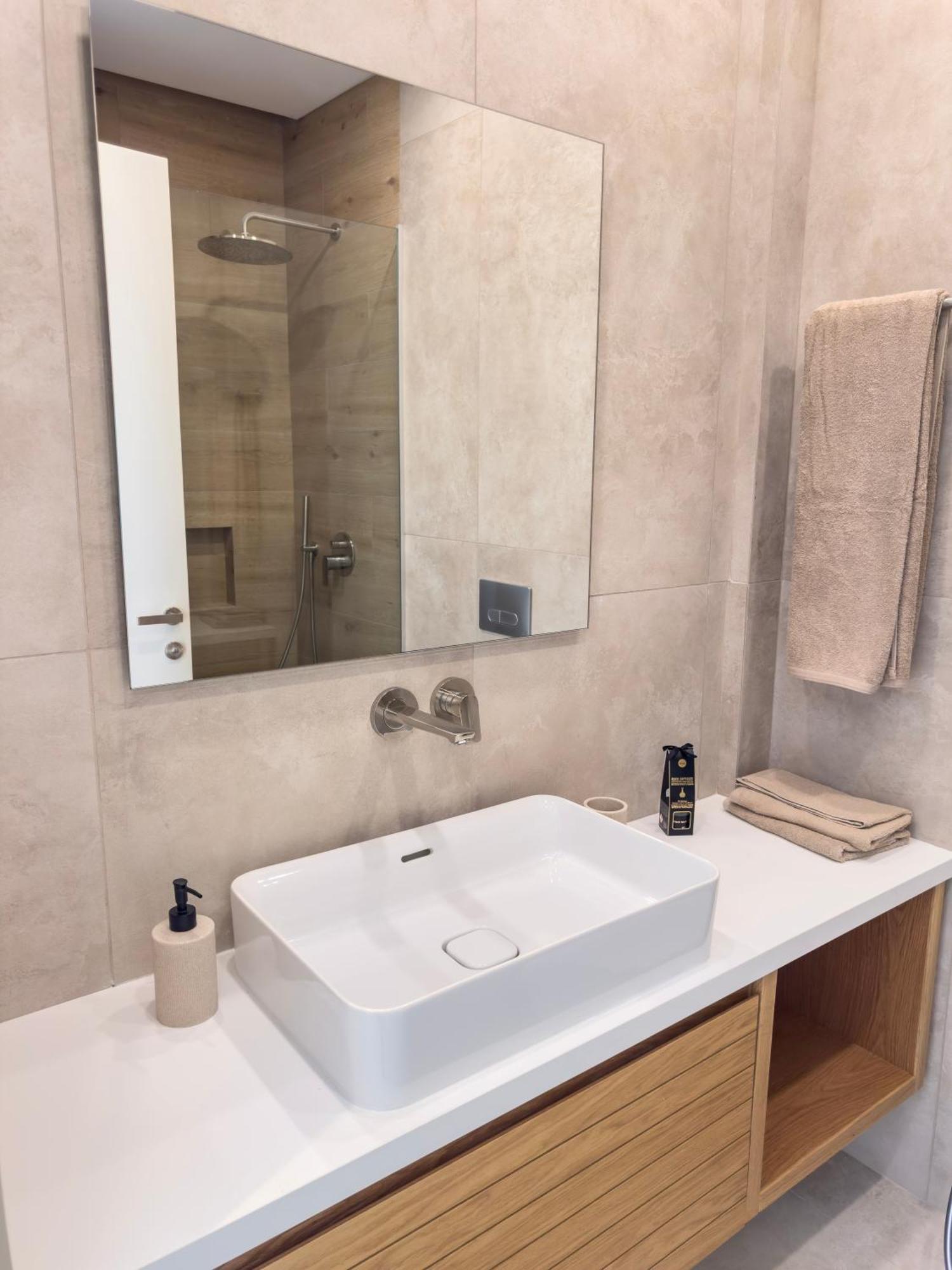 Apartment Malberry Park 103 - Modern 2 Bedroom With Pool, Gym, Jaccuzi